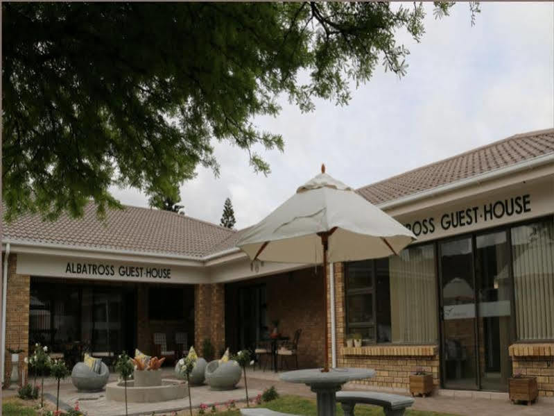 Albatross Guesthouse 兰格班 外观 照片