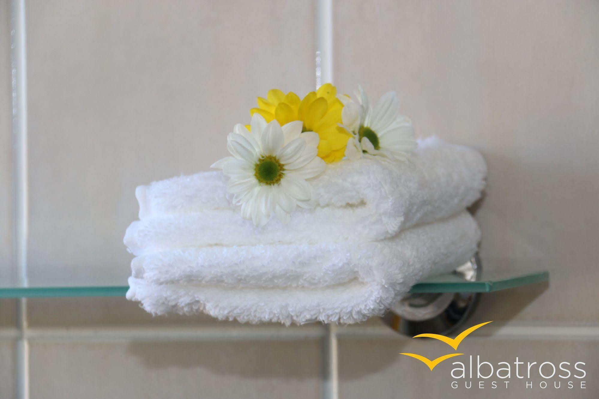 Albatross Guesthouse 兰格班 外观 照片