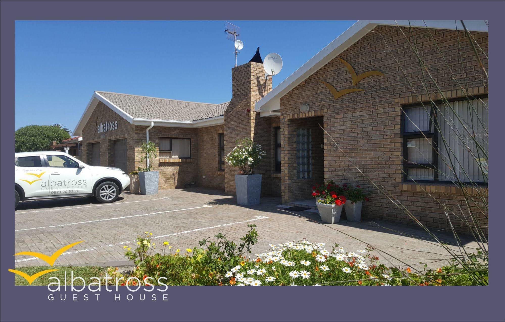 Albatross Guesthouse 兰格班 外观 照片