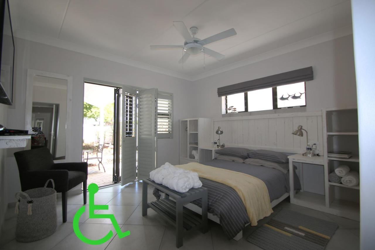 Albatross Guesthouse 兰格班 外观 照片